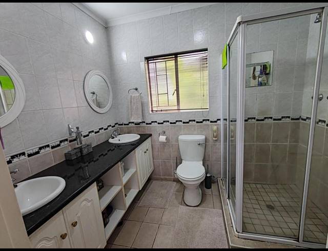 5 BEDROOM HOUSE FOR SALE IN AMBERFIELD GLEN